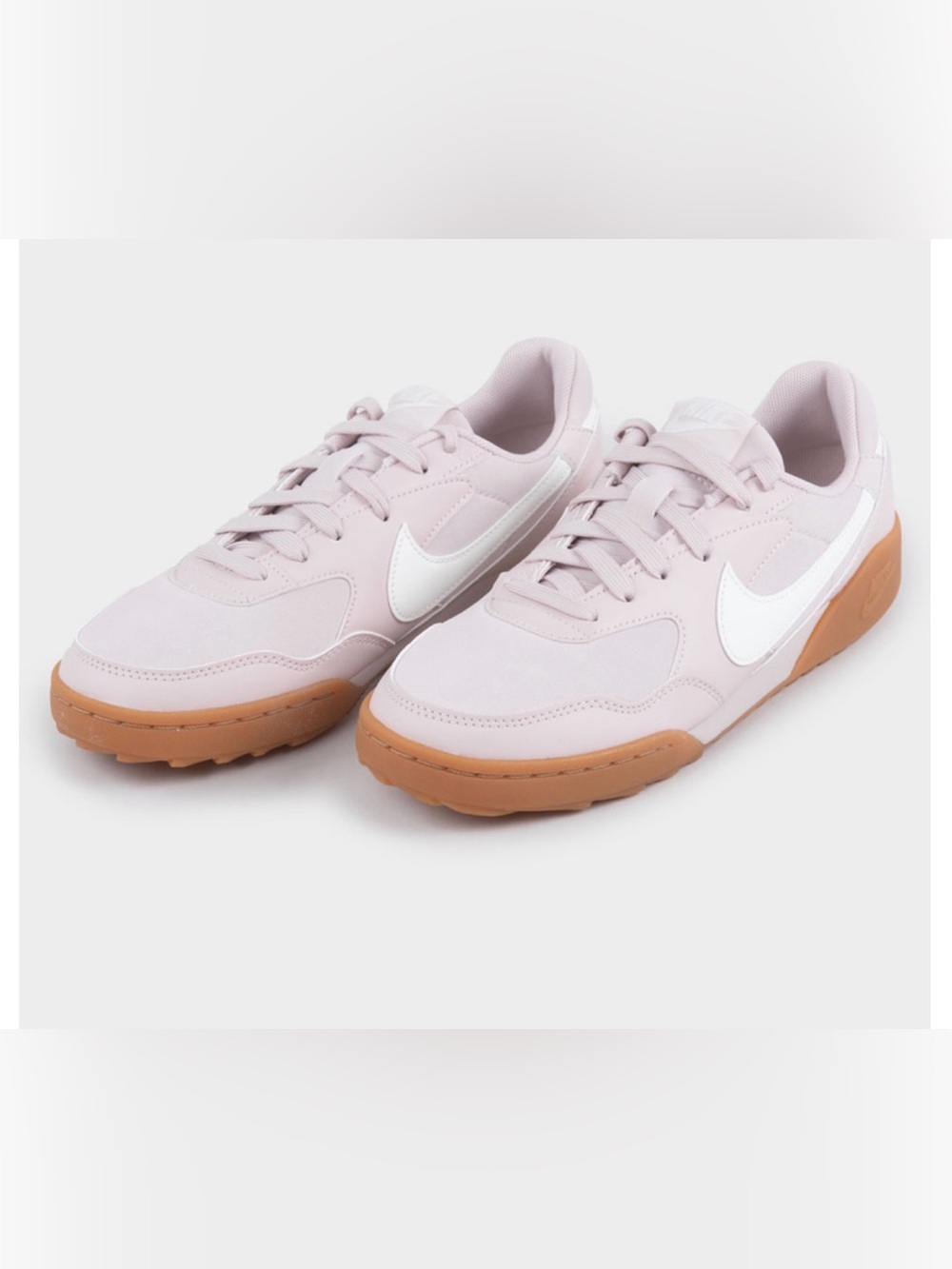 Nike Women’s Terra Mantra tennis shoes Swoosh & Gum Sole, light purple/pink, sz6